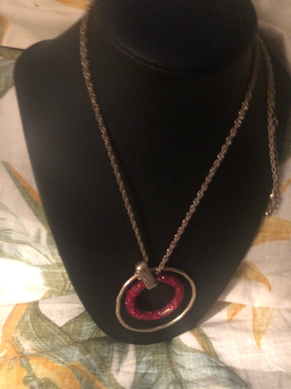 24 in.gold and red necklace